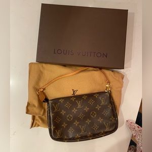 Louis Vuitton Pochette handbag